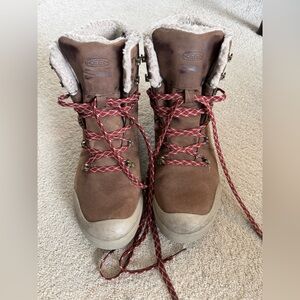Keen Women’s winter boots, size 10.